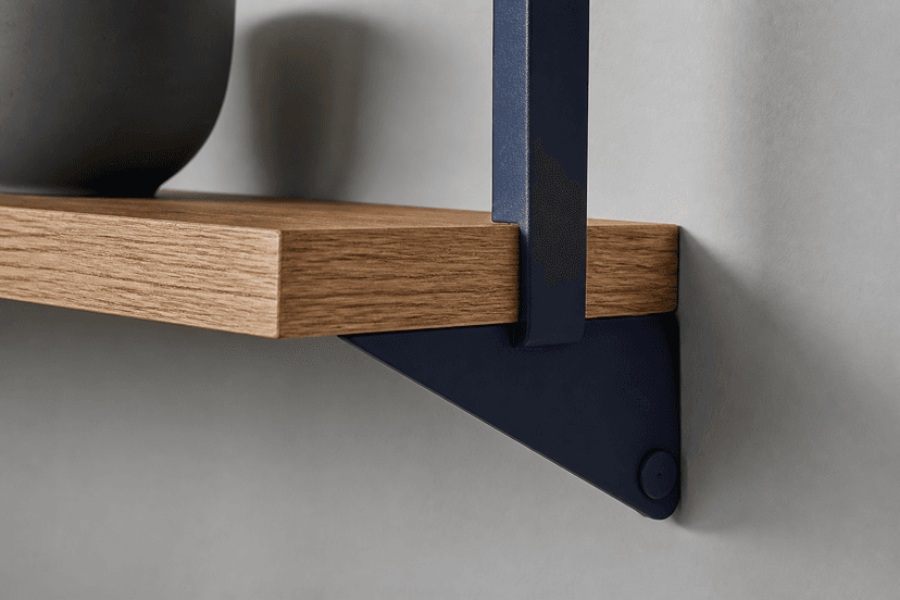 Holz- und Metalldetail des Regalmoduls